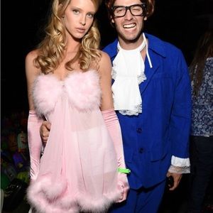 Halloween Pink Fembot Costume x 4 piece set (Austin Powers)